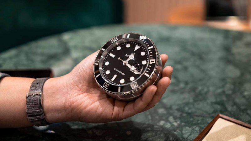 Rolex представили перший настільний годинник — ціна €10 320Модель виконана в ст...
