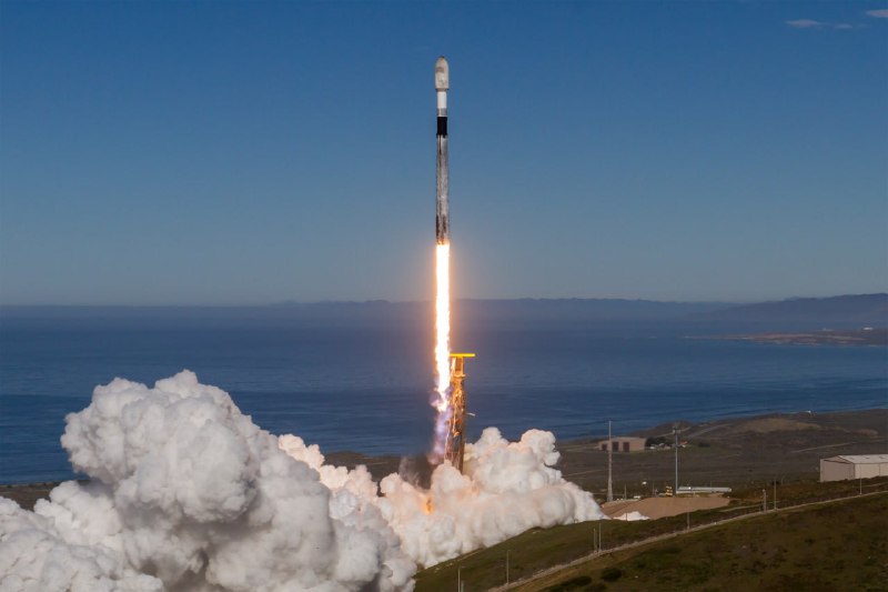 SpaceX запустила на орбіту перший супутник для військових потреб Польщі, пише S...