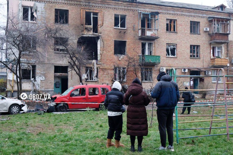 Дрон влучив у одну з квартир. Внаслідок ворожого удару пошкоджено триповерховий...