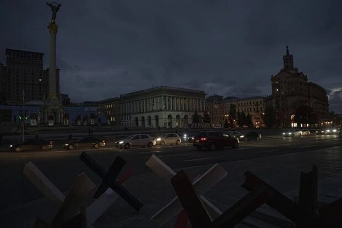 Зараз працюють лише 4 із 9 реакторів на зниженої потужності, а через похолодання...