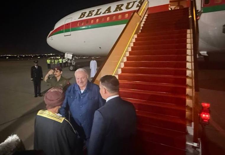 Лукашенко раптово "зник з радарів" в Омані Ще позавчора неофіційний канал білор...