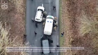 На Закарпатті затримали інкасаторів біля кордону: вони у броньовику з мигалками ...