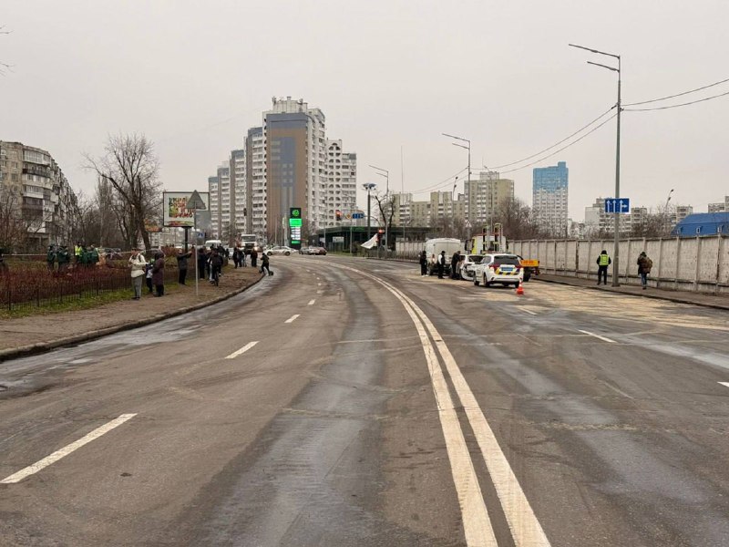 На Харківському шосе у Києві відновили рух транспортуЗа даними КМВА, внаслідок а...