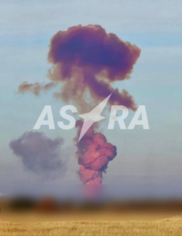 На росії тим часом над ракетним полігоном під Оренбургом піднявся фіолетовий ди...