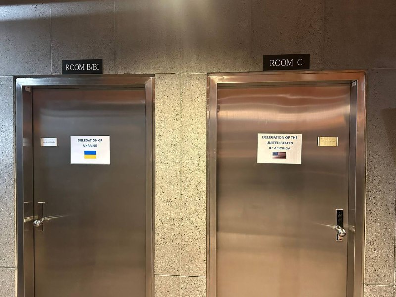 Розпочалася основна частина переговорів між українською та американською делегац...