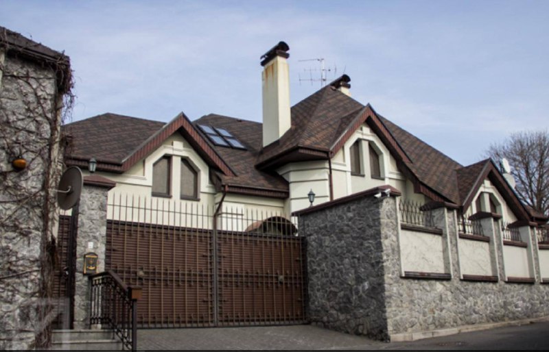 Скандальний будинок, в якому мешкав Галущенко, ніхто не хоче брати в управління,...