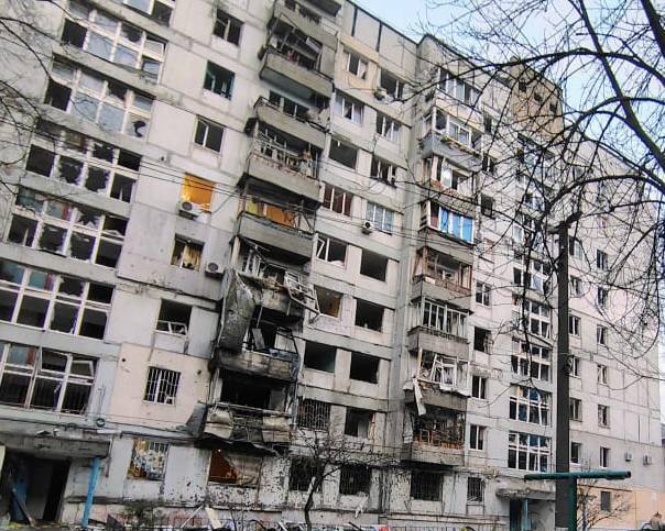 У Дніпрі понівечено 5 житлових будинків, вибито близько 200 вікон і пошкоджено п...