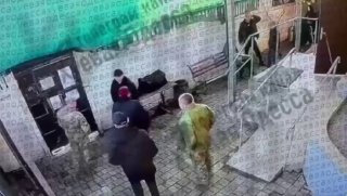 У Приморському ТЦК Одеси вибухнув невідомий предмет у речах цивільного чоловіка ...