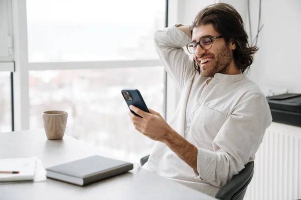 У Туреччині чоловіка оштрафували за лайки під фото інших жінокСуд ухвалив, що ре...