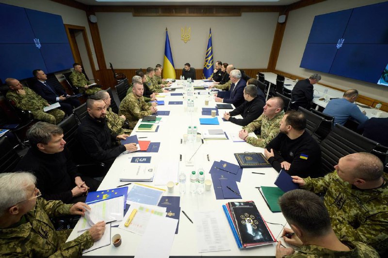 Є кілька кандидатур на посаду командувача ПВК «Південь», — Зеленський після Ста...