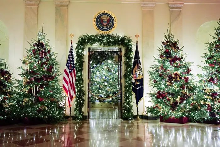 А так прикрасили Білий дім до РіздваПрикрашанням резиденції американських прези...