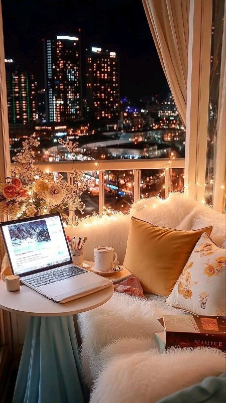 Завтра в столиці похолоднішає до +5І знову буде хмарно весь деньОсь так потроху...