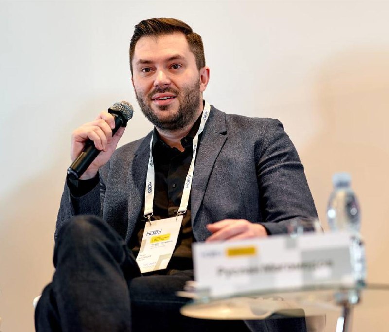 Зеленський звільнив Руслана Магомедова з посади голови Нацкомісії з цінних папер...