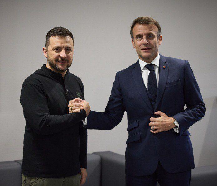 Зеленський прибув до Єлисейського палацу в Парижі для переговорів з Макроном щод...