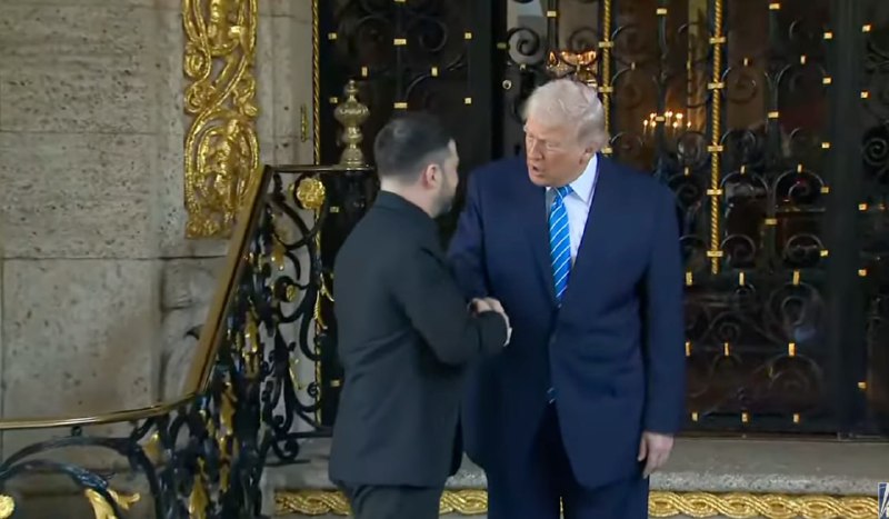 Зеленський щойно прибув до резиденції президента США в Мар-а-Лаго, де його зустр...