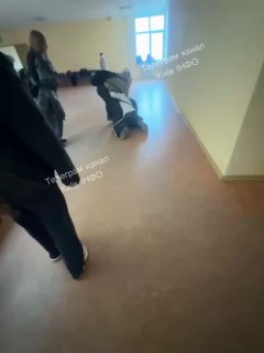 Знову сталася бійка між підлітками: на кадрах видно, як в одній зі шкіл Солом'ян...