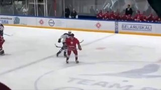 Лукашенка добряче збили під час хокейного матчу — у т.з. президента Білорусії в...