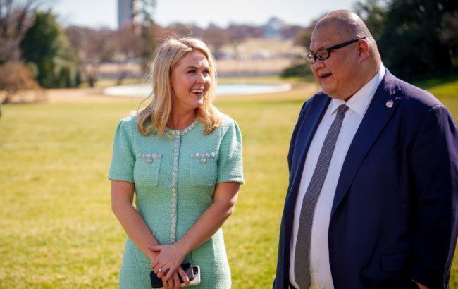 "Найбільший різдвяний подарунок": наймолодша прессекретарка Білого дому вагітна...