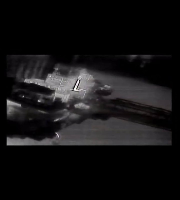 СБУ уразила вже третю нафтовидобувну платформу рф у Каспійському моріДалекобійні...