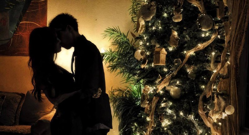 Секс у новорічну ніч покращує стосунки та приносить у них сплеск пристрасті й у...