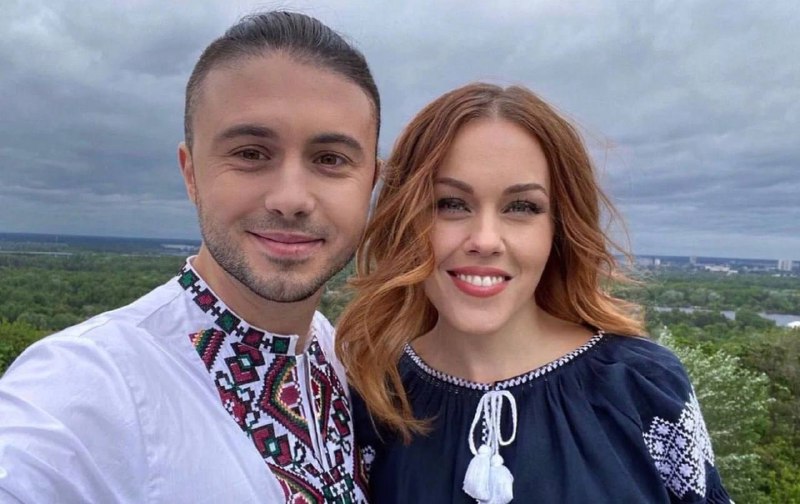 Співаки Тарас та Олена Тополі розлучаються: пара була у шлюбі 12 роківУ них є тр...