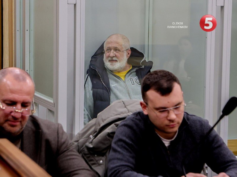 Суд відхилив клопотання захисту Коломойського — він залишається під вартою...