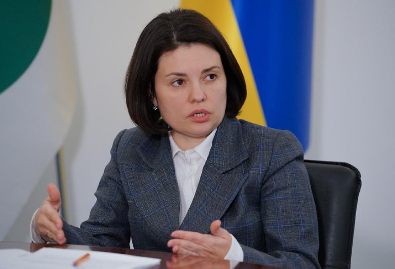 Таксисти Uklon та Uber мають платити податки з доходів, - керівниця ПодатковоїЯк...