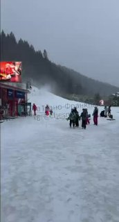 У Буковелі офіційно стартував лижний сезон: вже спостерігаються великі черги...