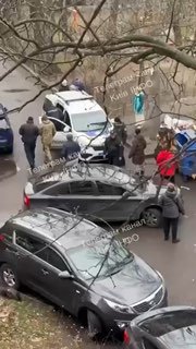 У Києві затримали чоловіка, який чинив непокору поліцейським На вулиці Кривонос...