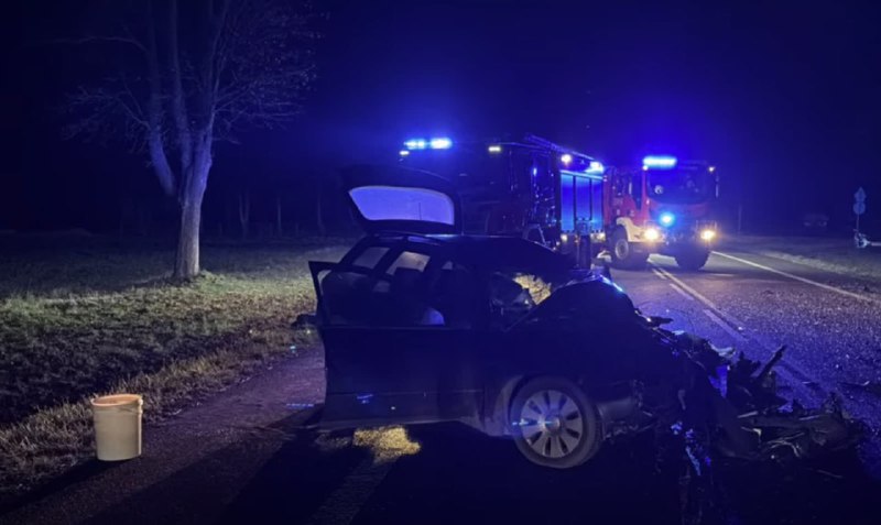 У Польщі на трасі авто влетіло в автобус з 26 українцями Аварія сталася вночі н...