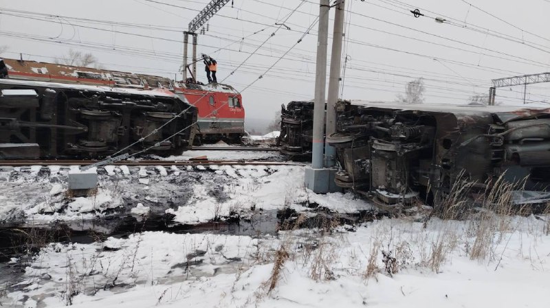 У російській Пензі тим часом день фейлів! Там зійшли з рейок 23 цистерни з мазу...