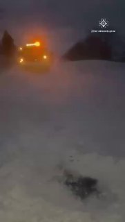 Увага, масовий колапс через негоду: водії застягають на дорогах, на окремих діля...