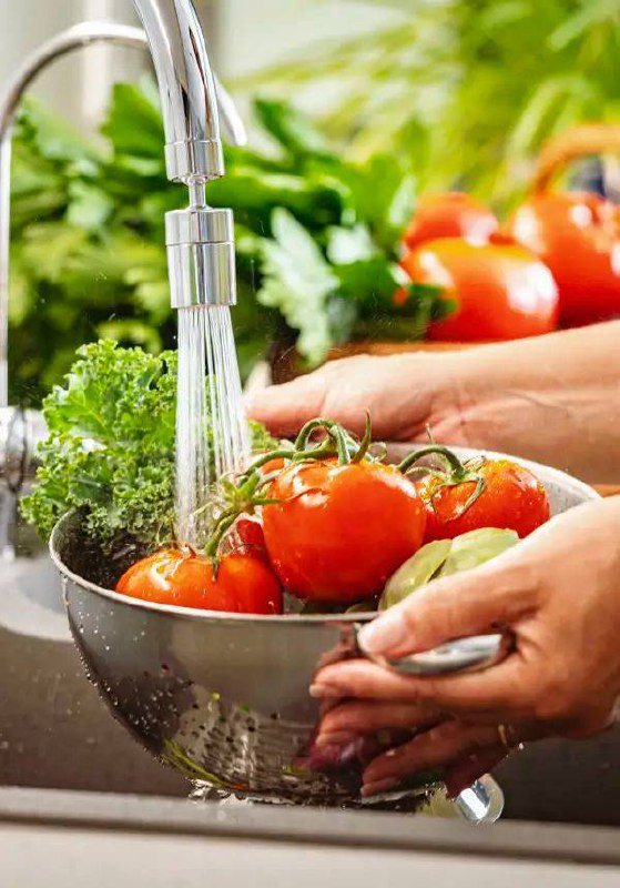 Фрукти, овочі, гриби, зелень та м’ясо: дієтологи розповіли, як правильно мити пр...