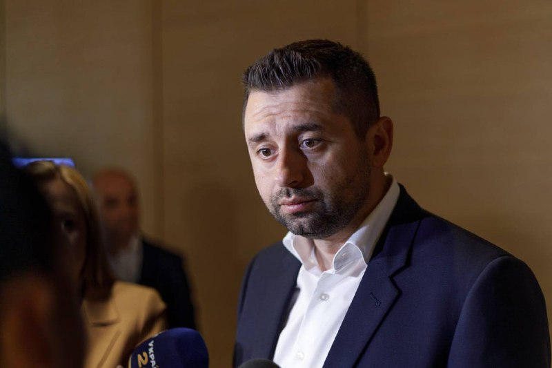 ЦВК поновила роботу реєстру виборців, - Арахамія"Як і обіцяв, інформуватиму сусп...