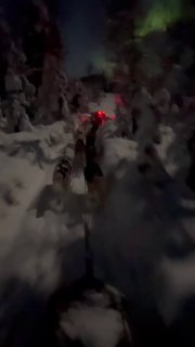 Чарівний зимовий вечір на Алясці під яскравим полярним сяйвом Сьогодні на Землі ...