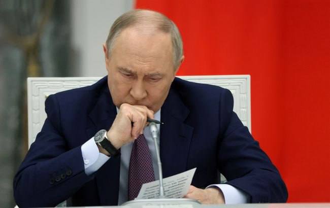 російські генерали малюють путіну "виграшну війну", - FTДва неназвані чиновники...