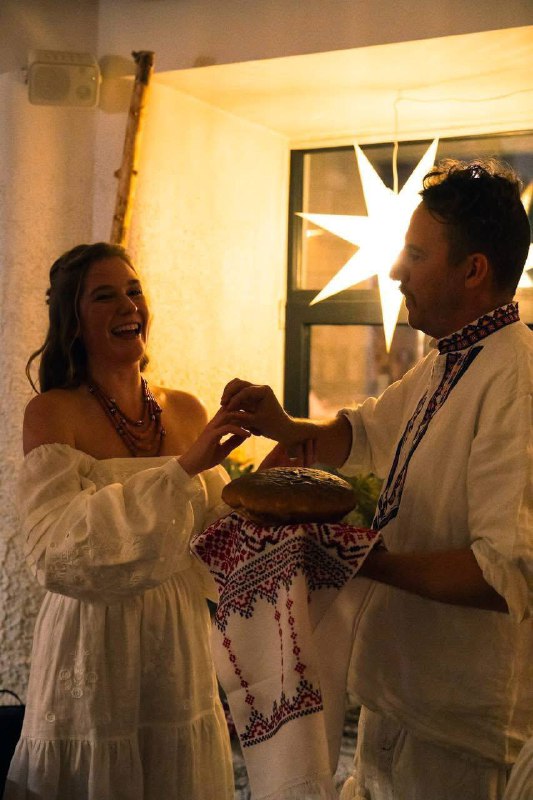 Євген Клопотенко зробив пропозицію руки та серця своїй дівчині Катерині Воскрес...