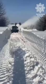 В Івано-Франківській області випало понад 2 метри снігуНайважча ситуація на тра...