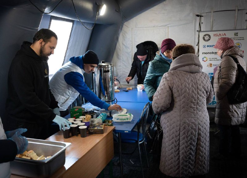 В Украине запустят мобильные кухни с бесплатной горячей едой, - премьер Свириден...