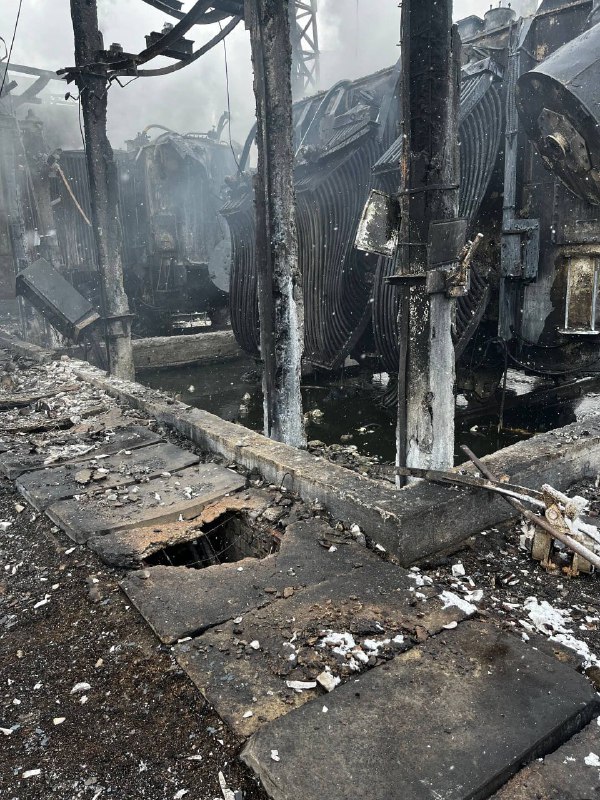 Ворог сильно пошкодив енергетичний обʼєкт в Одесі. Без електропостачання наразі ...