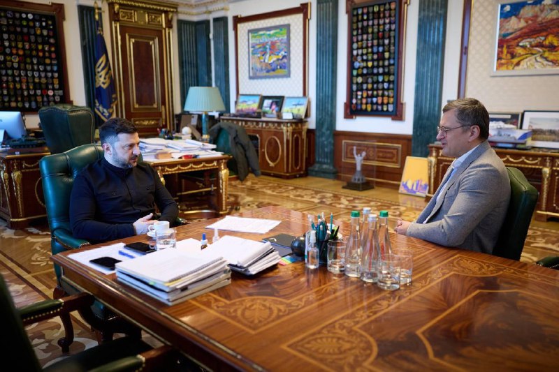 Зеленський зустрівся з ексглавою МЗС Дмитром Кулебою та заявив, що він "в команд...