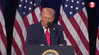 Президент Трамп спробував пожартувати і покривляти штангістів...