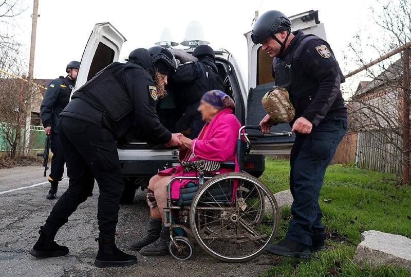 Примусову евакуацію оголосили в 58 населених пунктах: про які області йдетьсяУ З...