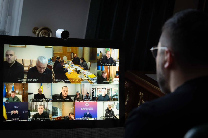 Станом на сьогоднішній ранок близько 4000 будинків у Києві досі без тепла, майже...