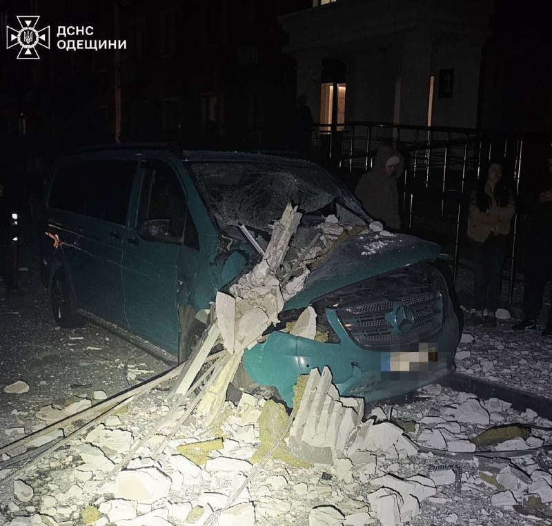 У ДСНС показали наслідки нічної атаки на Одещину Російські дрони пошкодили енерг...