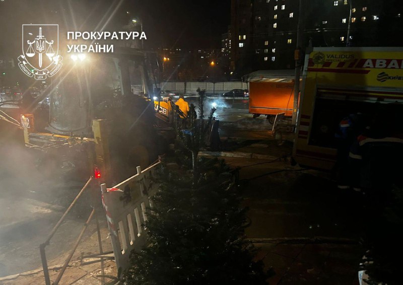 У Києві 16-річна дівчина впала в яму з окропом та отримала 73% опіків тілаЗа дан...