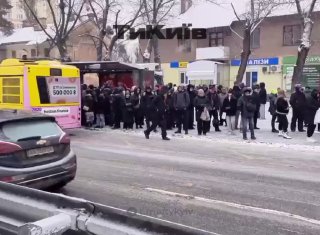 У Києві інтервал руху поїздів метро – 20-25 хвилин. КМДА закликає користуватися ...