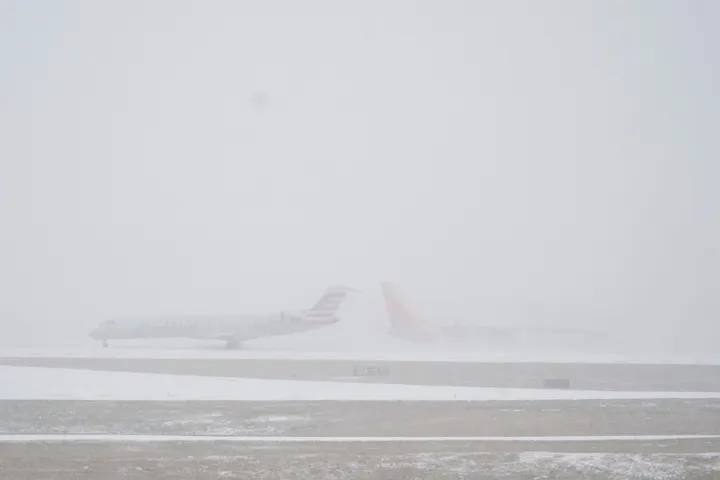 У США через масштабний зимовий шторм скасовано понад 13 тисяч авіарейсів За дани...