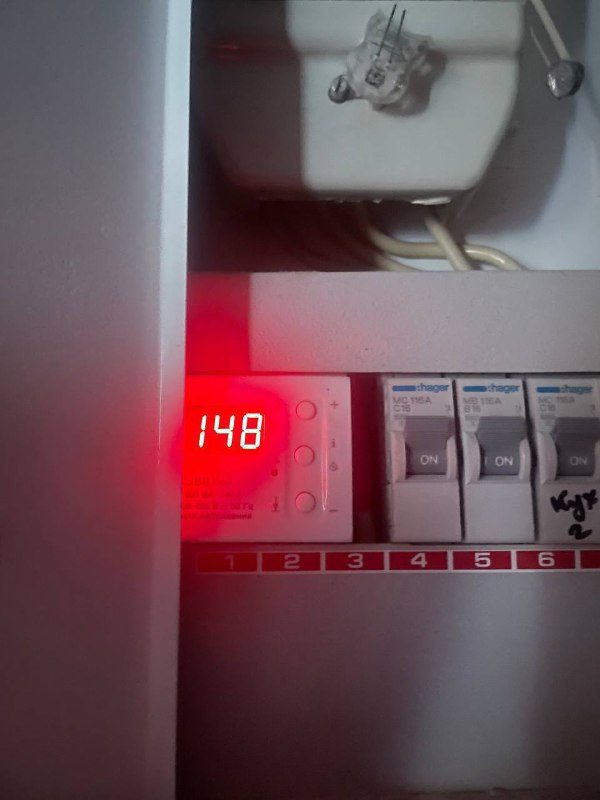 У киян зараз може погоріти вся техніка: напруга сильно скаче після ввімкнення св...