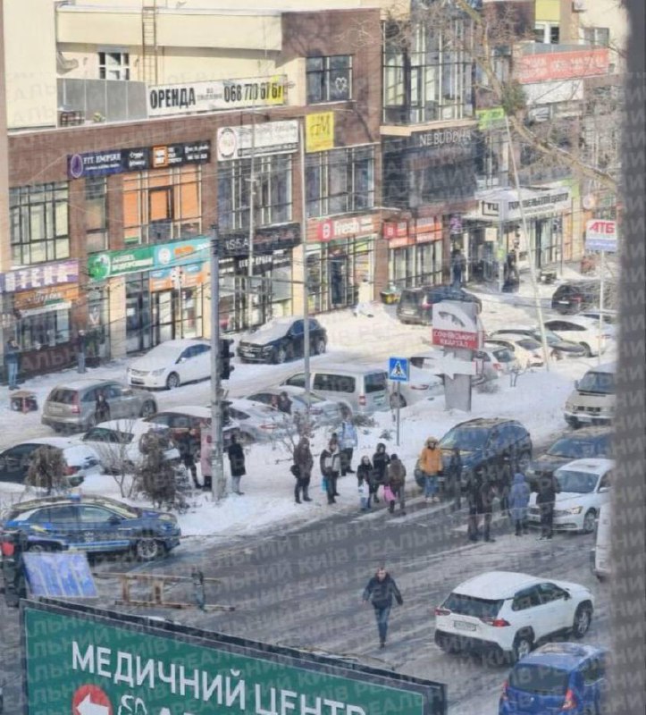 Через відсутність електроенергії понад 40 годин мешканці ЖК «Барселона» перекрил...